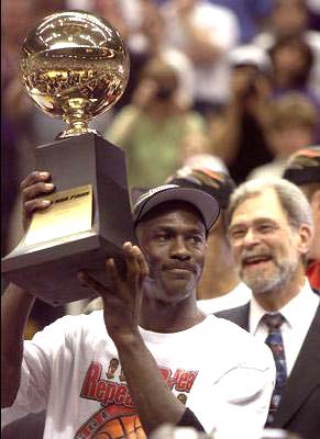 playoff_jordan61598e.jpg (27201 ֽ)